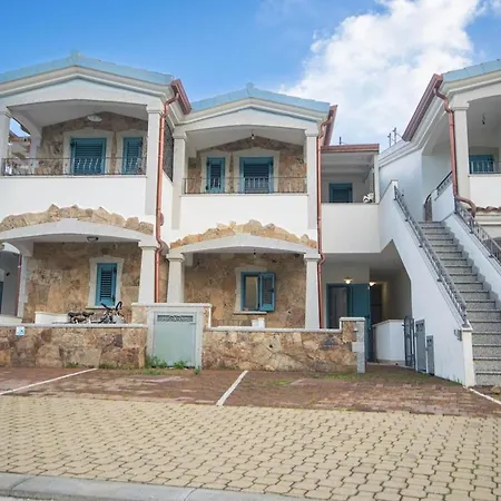 Apartment Modern Garden With Sea View, 900m Siniscola
